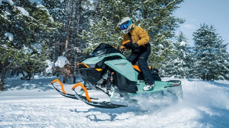 Ski-Doo BRP 2025 року : що нового в снігоходах