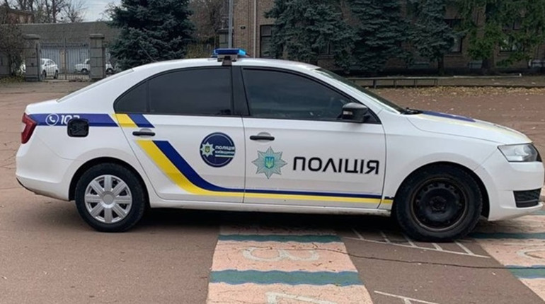 На Переяславщині жінка поскаржилася на свого колишнього, який буянив і розбив вікно: хроніка поліції
