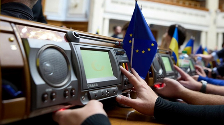Підвищення податків для ФОПів відклали до 2025 року: що зміниться?