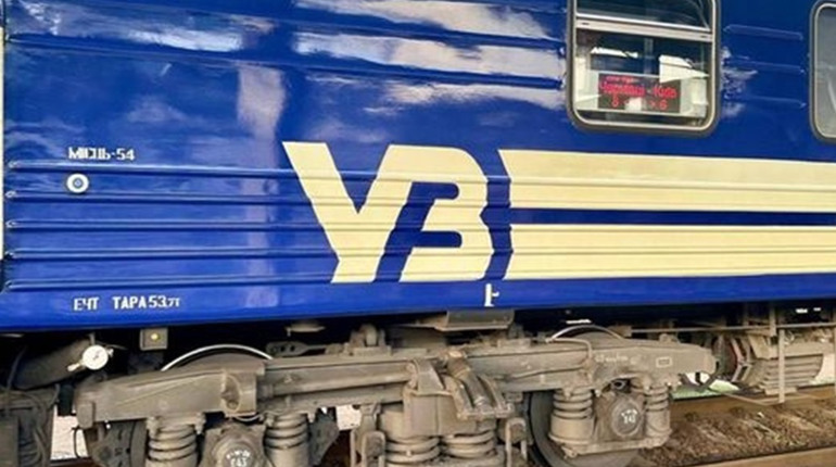 З 16 до 20 грудня на Буковині зміниться рух поїздів через ремонт колії
