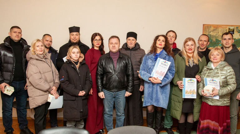 У Нікопольській РВА нагородили волонтерів з нагоди Міжнародного дня волонтера