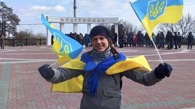 Переселенка з Мелітополя самостійно збирає дрони для ЗСУ
