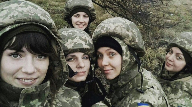 Верховна Рада ухвалила законопроєкт щодо військового обліку жінок: що зміниться?