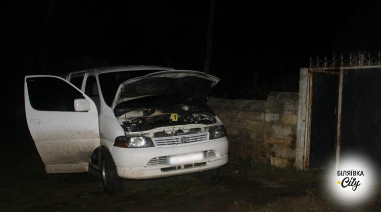На Одещині жінка підпалила авто сусідці, бо конфліктувала з нею через гучні вечірки