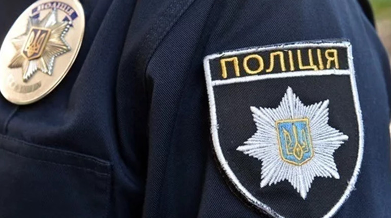 У Переяславі водію вантажівки стало зле під час руху і він з'їхав у кювет: хроніка поліції