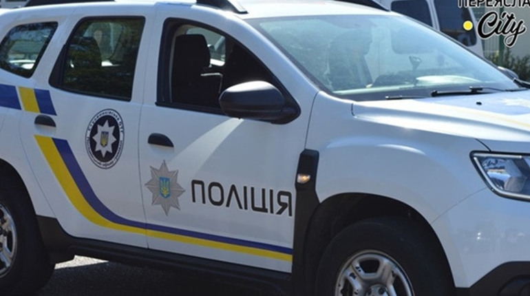 На Переяславщині водій авто врізався у заправну колонку на АЗС: хроніка поліції