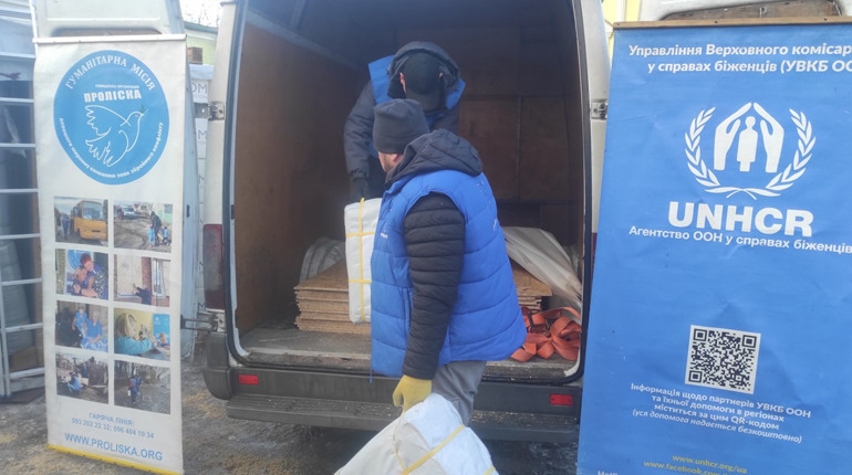 Волонтери надали матеріали для відновлення адміністративних будівель Есманьської громади