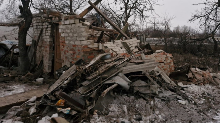 Внаслідок ворожих обстрілів четверо людей постраждали і ще троє загинули