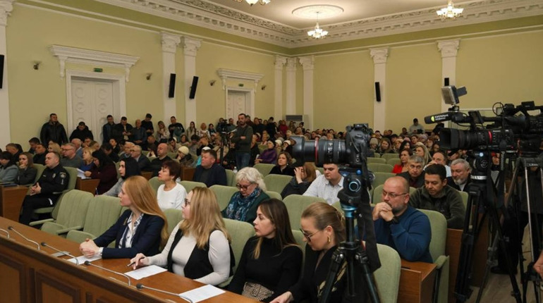 У Чернігові звільнили секретаря міської ради та призначили тимчасового виконувача обов'язків