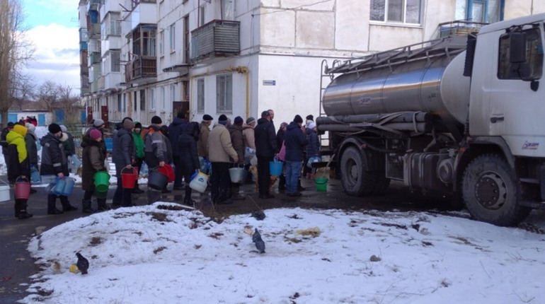 В окупованих містах Луганщини "відновили" водопостачання. По три години на добу