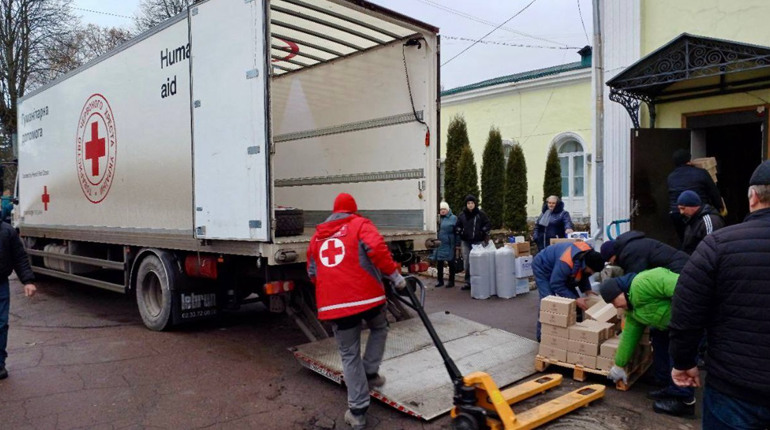 Благодійники передали продуктові та гігієнічні набори для жителів Есманьської громади