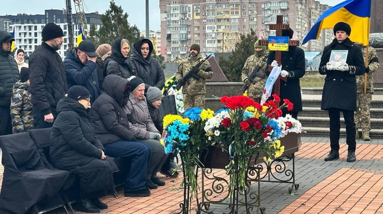 У Південному попрощалися з 72-м загиблим захисником громади