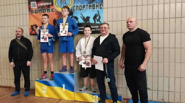 На Всеукраїнському турнірі з самбо фастівчани вибороли призові місця: деталі