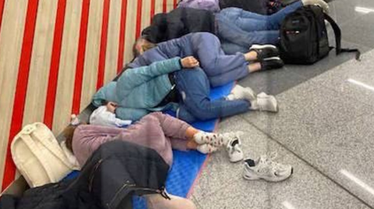 Принизливі перевірки у Шереметьєво. Росія запровадила тотальний контроль для мелітопольців