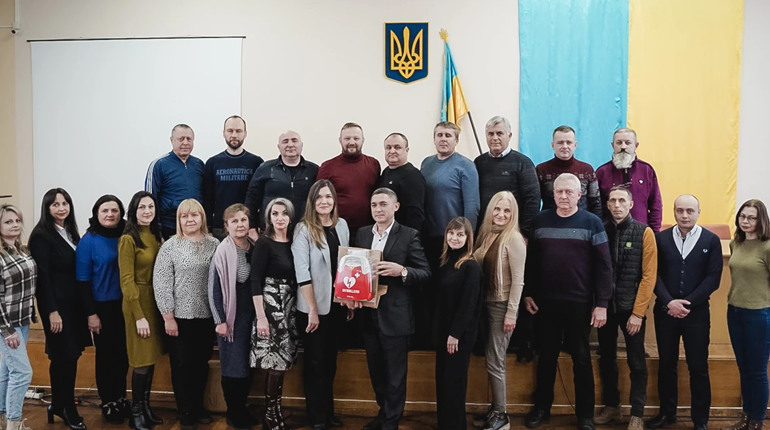Гадяцький ЦНАП отримав дефібрилятор