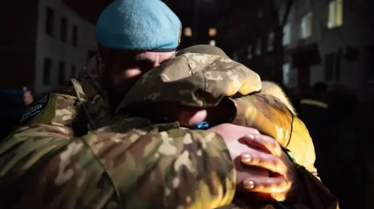 Напередодні Нового року з російського полону звільнили двох військових з Сірогозщини