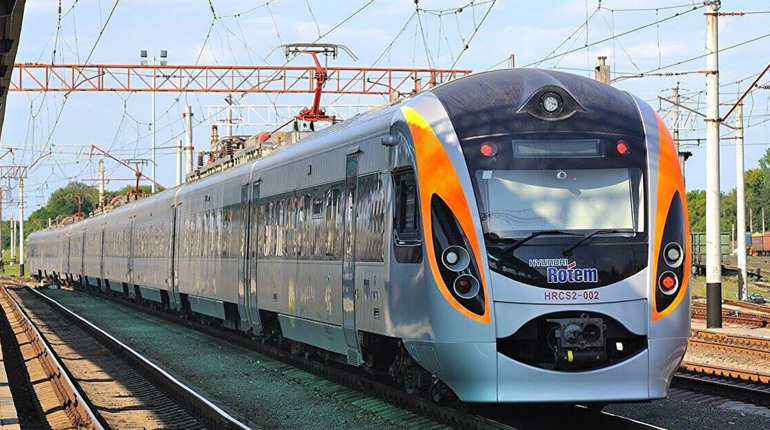 На Фастівщині потяг сполученням Київ-Варшава збив 22-річного хлопця: деталі трагедії