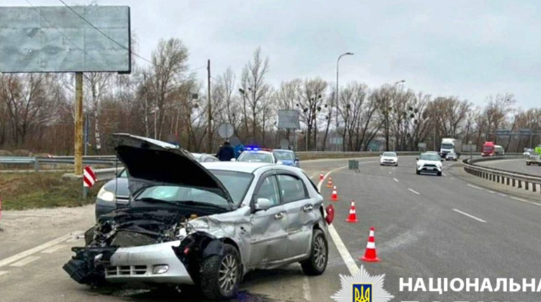 На Фастівщині поліція розслідує обставини ДТП з потерпілою пасажиркою: деталі