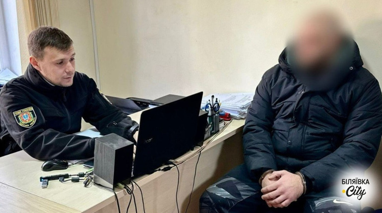 В Одесі командир військової частини вимагав у підлеглих 30% з бойових виплат