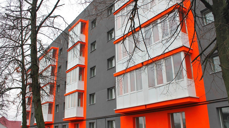 У Тростянці завершили відбудову п’ятиповерхового будинку на Благовіщенській