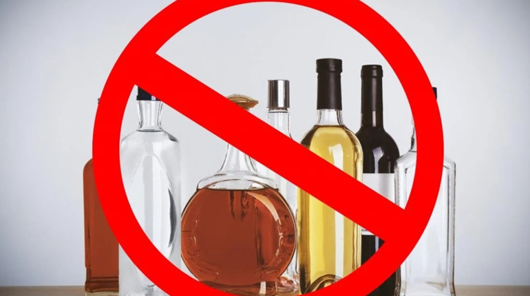 На окупованій Луганщині продовжили заборону на продаж алкоголю через страх бунтів військових