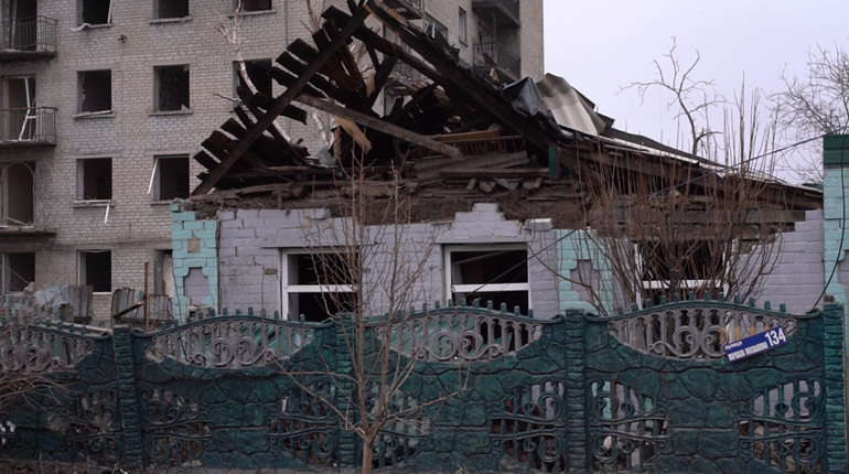 "Чекаємо миру і топимо дровами": як виживають мешканці Покровська, які залишаються у місті