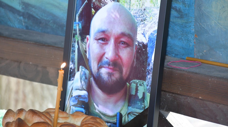 Нікополь попрощався з Героєм Романом Соловйовим