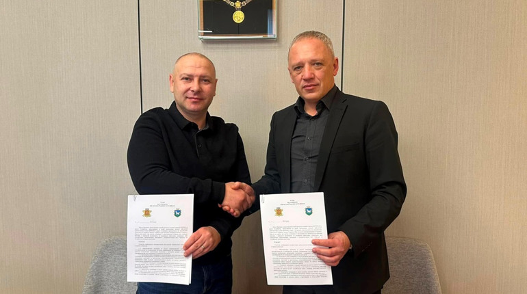 Керівництво Чернівців та Гуляйполя підписали угоду про співпрацю між містами