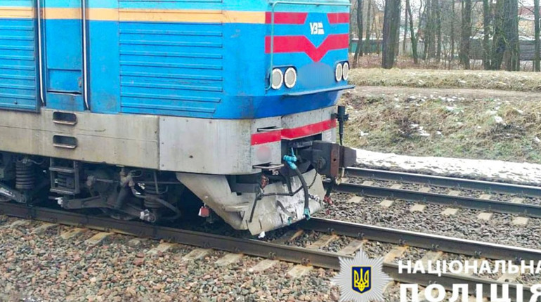 На Фастівщині під колесами потяга загинув молодий хлопець: деталі трагедії