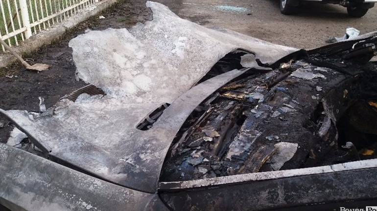 СБУ викрила злочинну групу, яка підпалювала автомобілі ЗСУ в Херсоні