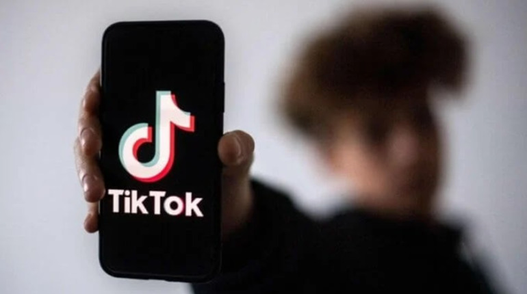 У TikTok набирає популярності небезпечний тренд: у поліції дали поради дітям і батькам
