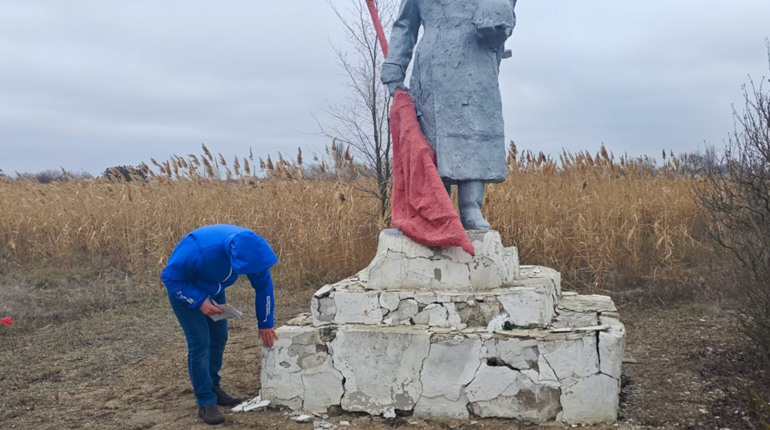 Окупаційний губернатор Херсонщини Сальдо обіцяє відновити пам’ятники Другої світової війни