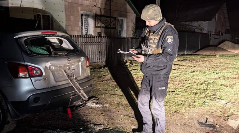 Ворожий безпілотник пошкодив приватні будинки у селі Наумівка Корюківської громади