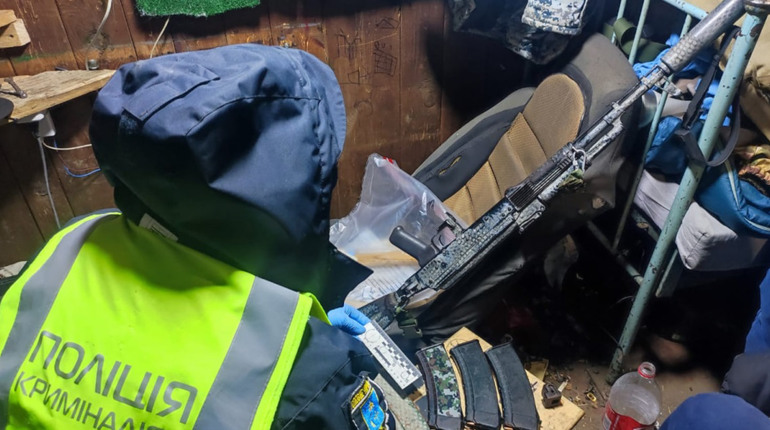 На Сумщині провели 17 обшуків у зберігачів зброї: кого і що викрили