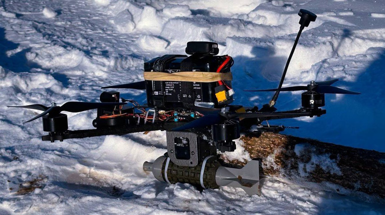 У Глухові внаслідок удару FPV-дроном поранено чоловіка, пошкоджено дві автівки