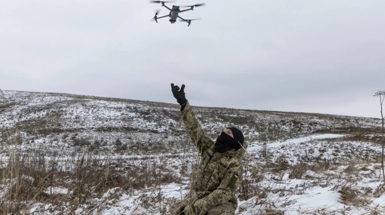Вчора по громадам Глухівщини били 15 FPV-дронами: у місті поранено людину та пошкоджено авто
