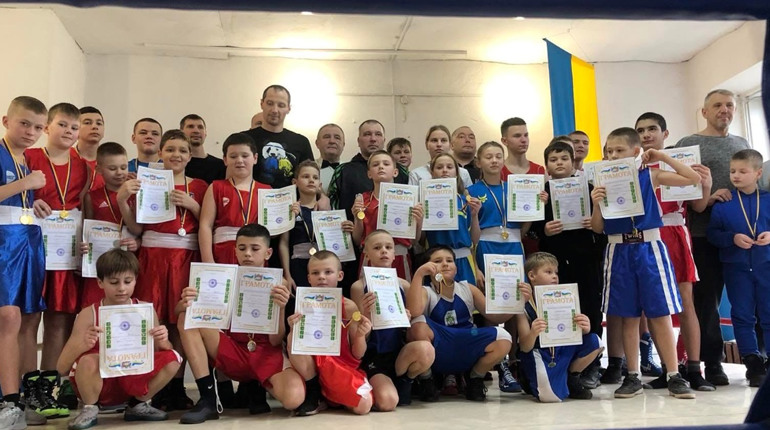 У Тростянці пройшов перший чемпіонат з боксу у 2025 році: результати юних спортсменів