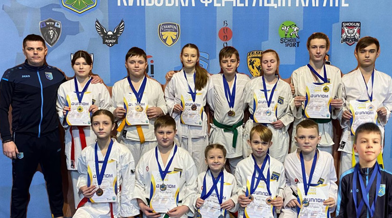 Глухівські та шосткинські каратисти здобули 19 нагород на Кубку Києва серед новачків