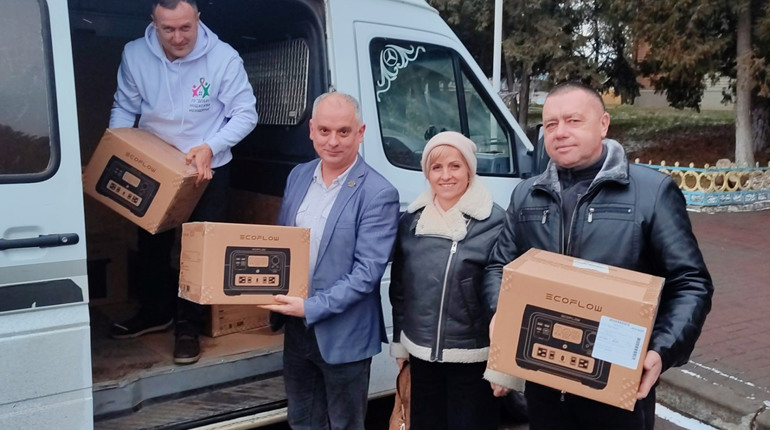 Зарядні станції, обігрівачі, аптечки отримали пункти незламності