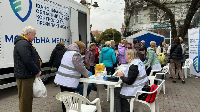 Амбулаторія на колесах: Одещина отримала спеціальне мобільне авто для виїздів у громади