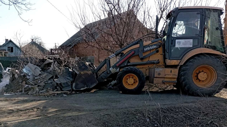 Нікополь знову під ворожими обстрілами: пошкоджено десятки будинків, є поранені