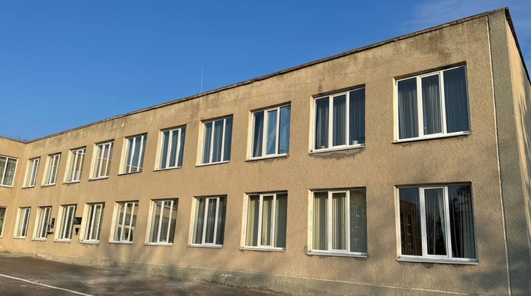 У Сичавській гімназії повністю замінили всі старі вікна (ФОТО)