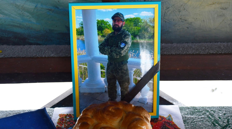 Нікополь попрощався із загиблим захисником Максимом Лебедем