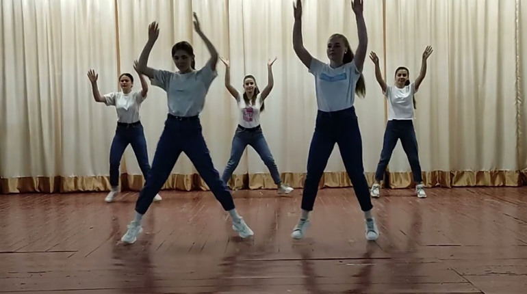 Колаборанти створили у Скадовську "федерацію танців" під керівництвом підозрюваної у держзраді