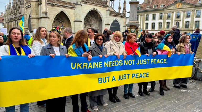 Українці за кордоном проводять акції до третіх роковин повномасштабного російського вторгнення