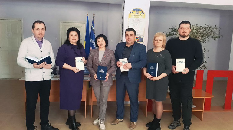 До дня народження Лесі Українки бібліотеці університету Глухова передали колекцію творів поетеси