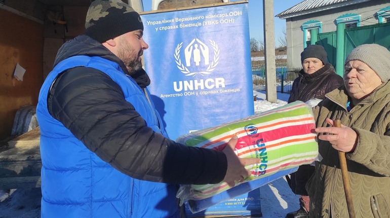 Постраждалим від обстрілів глухівчанам передали гуманітарну допомогу