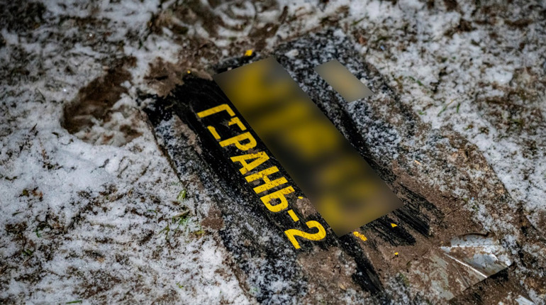 Нічні вибухи на Хмельниччині: відключення світла, пошкоджені будинки та автівки (фото)