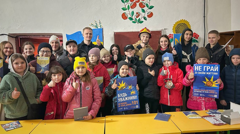 У селі Глухівської громади рятувальники провели акцію для дітей «Запобігти. Врятувати. Допомогти»