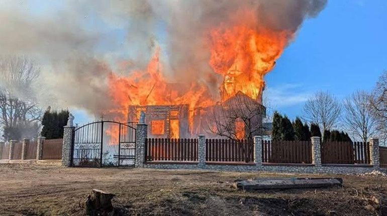 На Кременеччині вщент згоріла церква